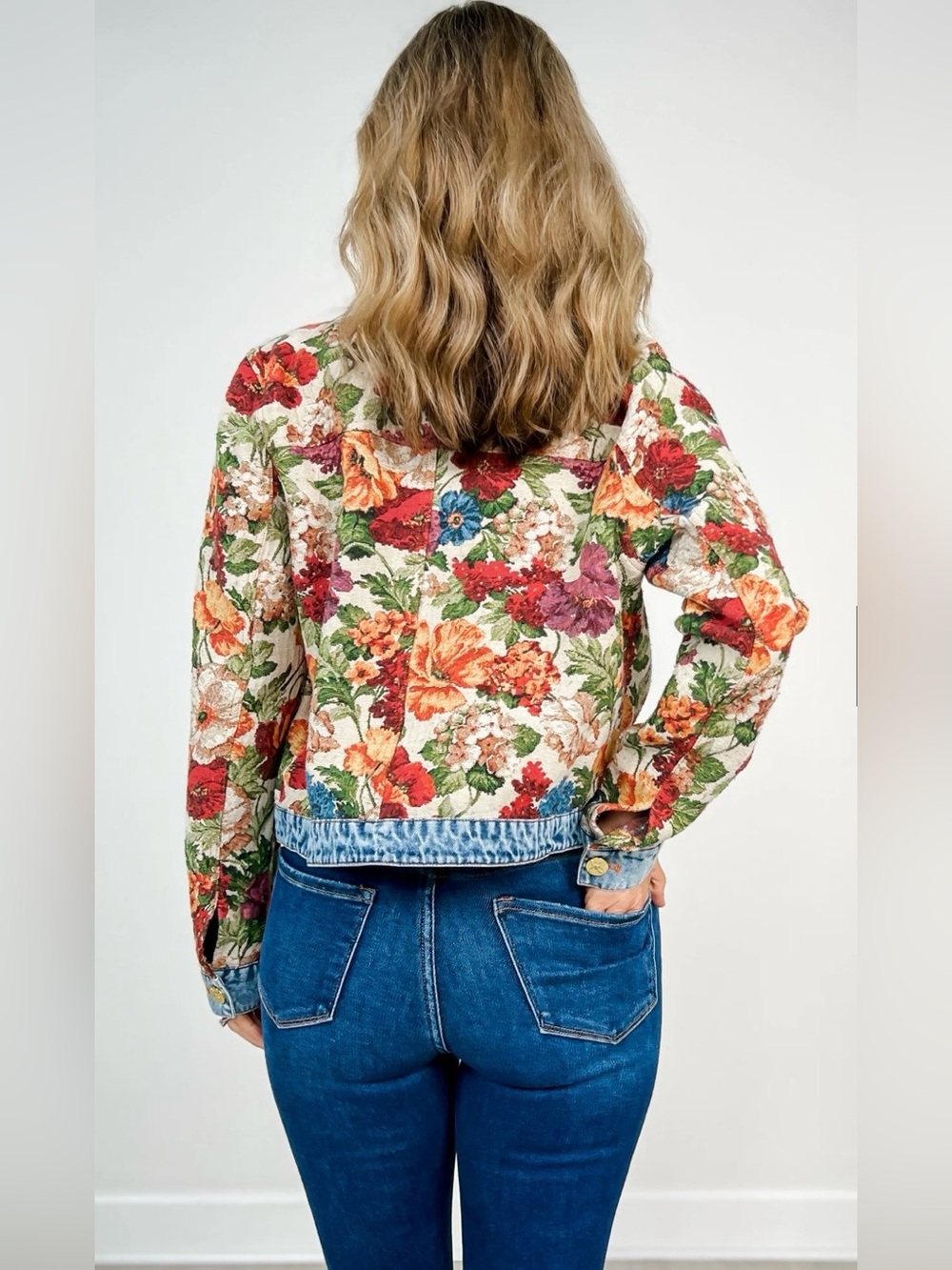 NEW VEVERET FLORAL TAPESTRY JACQUARD DENIM STATEMENT JACKET GOLD BUTTONS SIZE M - Picture 4 of 17